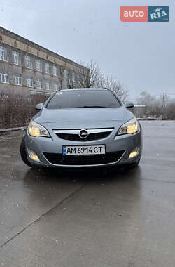 Універсал Opel Astra 2011 в 