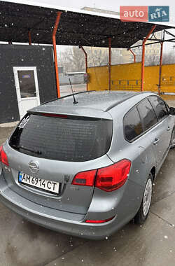 Універсал Opel Astra 2011 в 