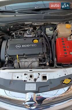 Хэтчбек Opel Astra 2008 в 