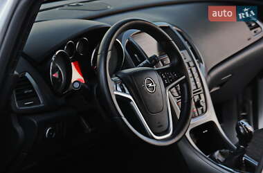 Універсал Opel Astra 2014 в 