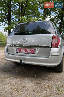 Универсал Opel Astra 2010 в 