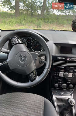 Универсал Opel Astra 2010 в 