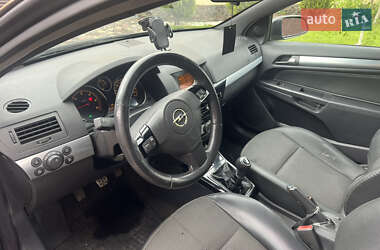 Хетчбек Opel Astra 2007 в 