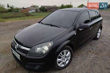 Хэтчбек Opel Astra 2006 в Первомайске