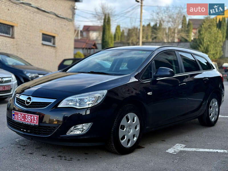 Opel Astra 2011