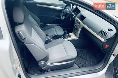 Хэтчбек Opel Astra 2007 в 