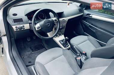 Хэтчбек Opel Astra 2007 в 