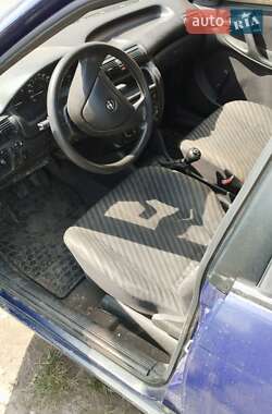 Седан Opel Astra 2001 в 