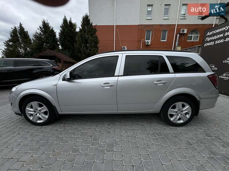 Универсал Opel Astra 2013 в Виннице