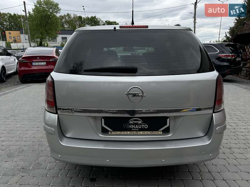 Универсал Opel Astra 2013 в Виннице