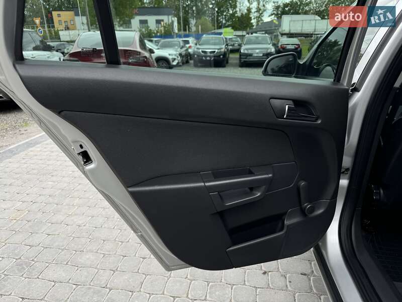 Универсал Opel Astra 2013 в Виннице