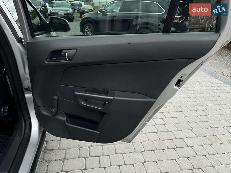 Универсал Opel Astra 2013 в Виннице