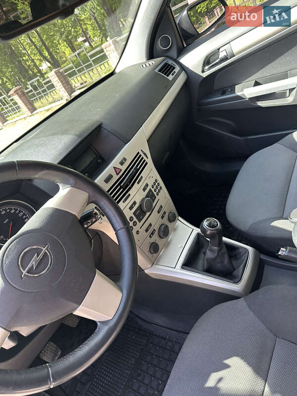 Универсал Opel Astra 2007 в Владимирце