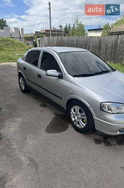 Хэтчбек Opel Astra 2000 в 