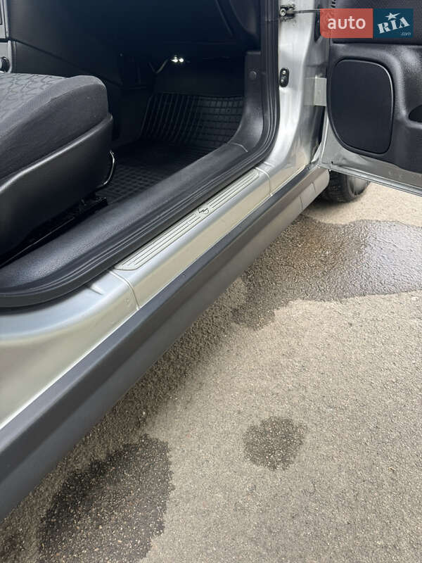 Хэтчбек Opel Astra 2000 в Звягеле