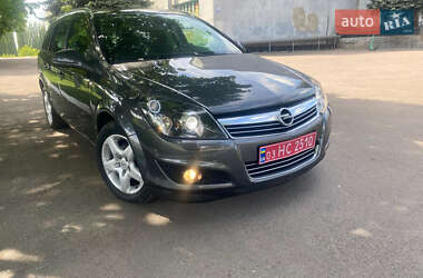 Opel Astra 2010 Opel Astra 2010