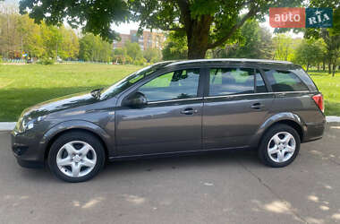 Універсал Opel Astra 2010 в 