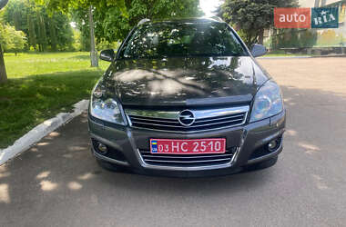 Універсал Opel Astra 2010 в 