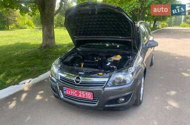 Універсал Opel Astra 2010 в 