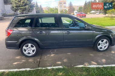 Універсал Opel Astra 2010 в 