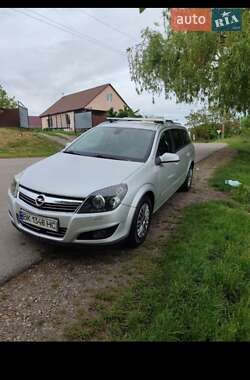 Универсал Opel Astra 2009 в Мироновке