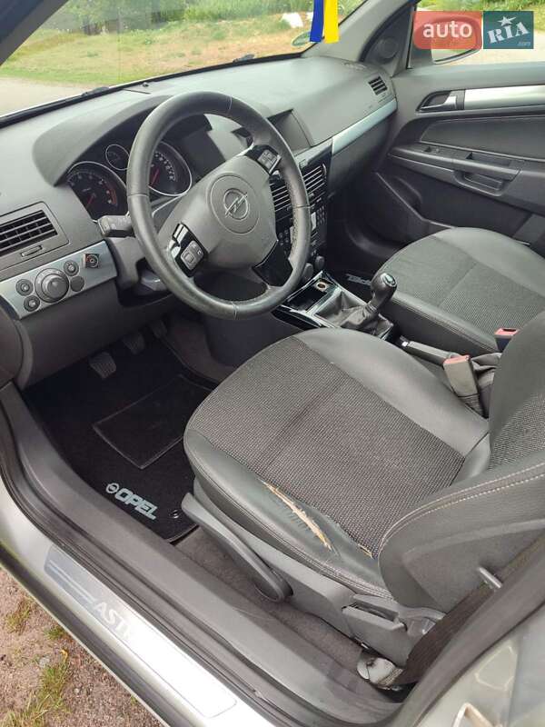 Універсал Opel Astra 2009 в Миронівці