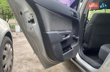 Хэтчбек Opel Astra 2004 в 