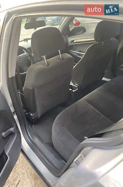 Хэтчбек Opel Astra 2004 в 
