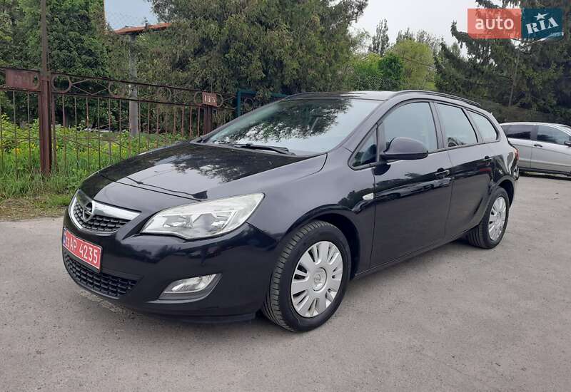 Універсал Opel Astra 2012 в 
