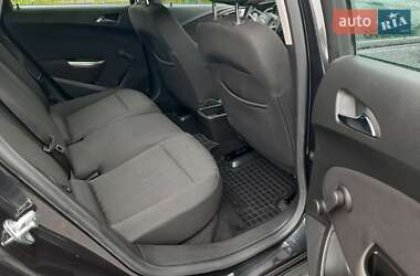 Універсал Opel Astra 2012 в 