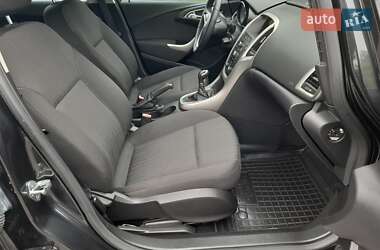 Універсал Opel Astra 2012 в 