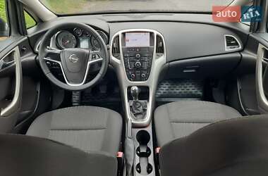 Універсал Opel Astra 2012 в 