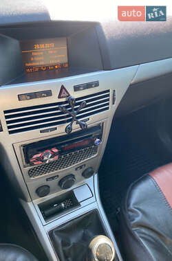 Универсал Opel Astra 2010 в 