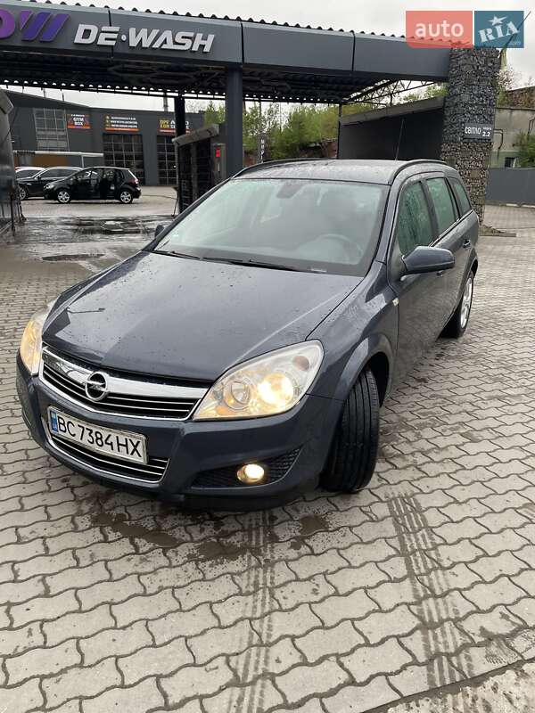 Универсал Opel Astra 2009 в Калуше