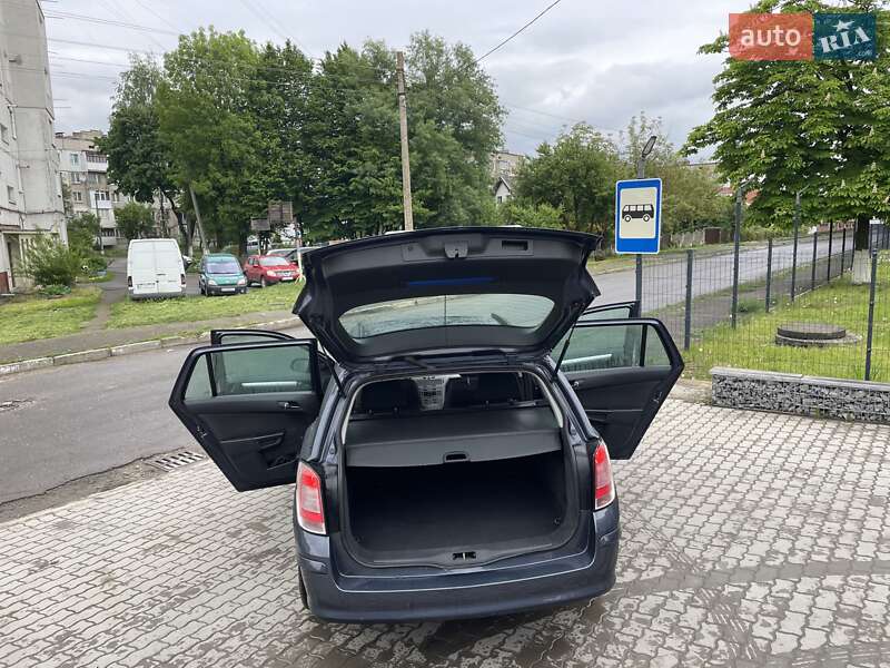 Универсал Opel Astra 2009 в Калуше