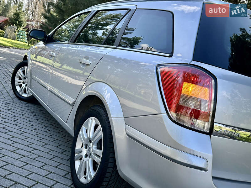 Універсал Opel Astra 2008 в Дрогобичі