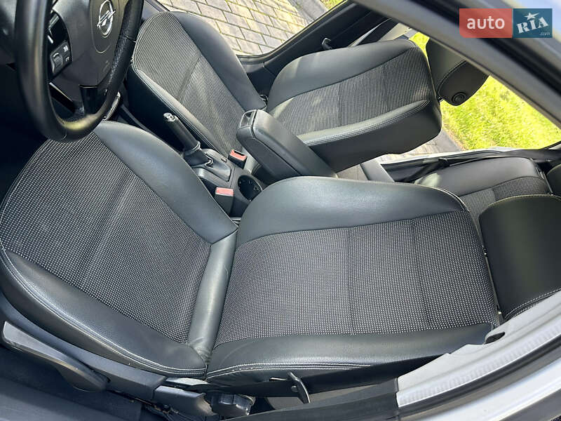 Універсал Opel Astra 2008 в Дрогобичі