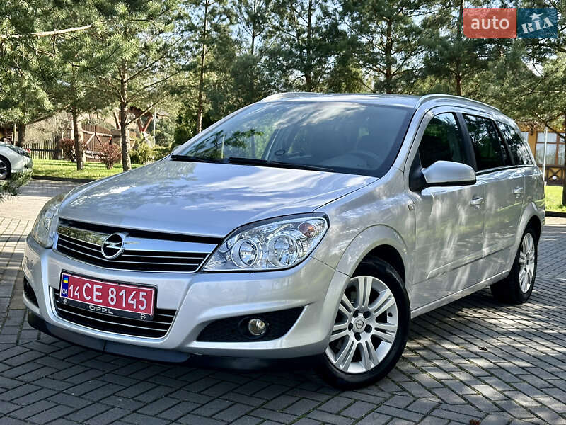 Універсал Opel Astra 2008 в Дрогобичі