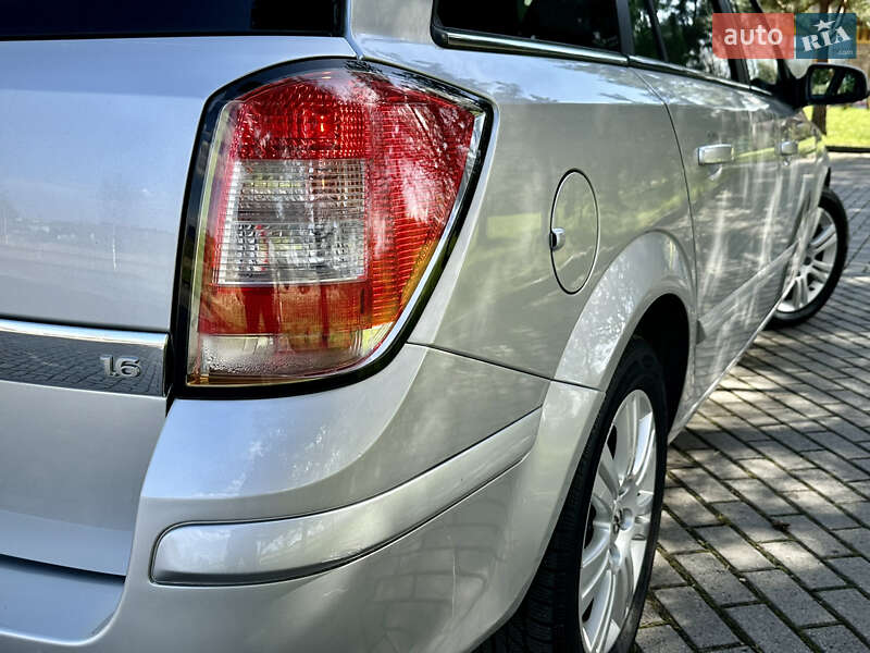 Універсал Opel Astra 2008 в Дрогобичі