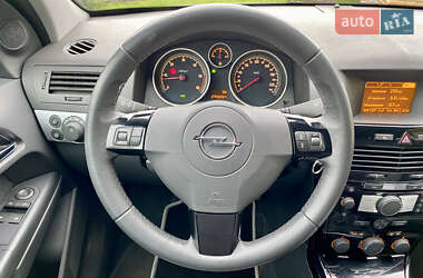 Універсал Opel Astra 2010 в 
