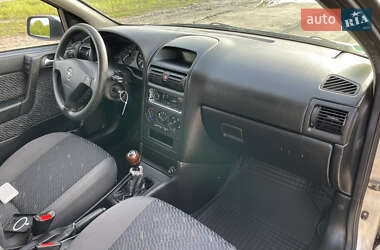 Хэтчбек Opel Astra 2001 в 