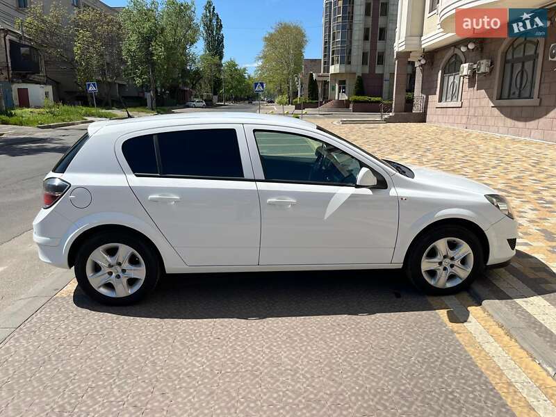 Хетчбек Opel Astra 2012 в Миколаєві