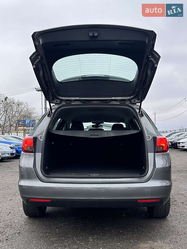 Универсал Opel Astra 2017 в Белогородке