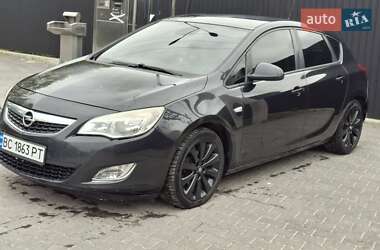 Хэтчбек Opel Astra 2011 в Городке