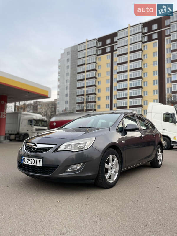 Opel Astra 2011