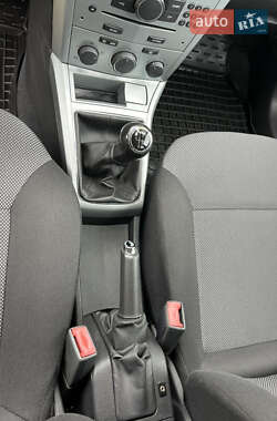 Универсал Opel Astra 2009 в 