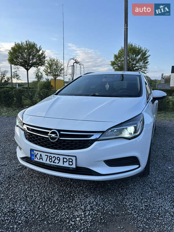 Універсал Opel Astra 2017 в Умані