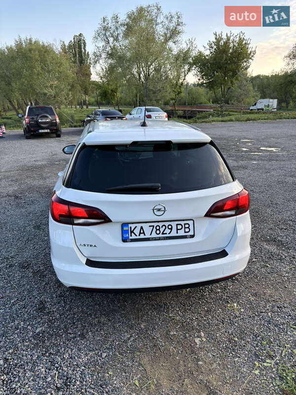 Універсал Opel Astra 2017 в Умані