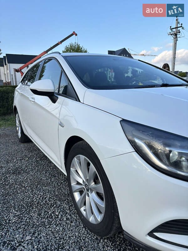 Універсал Opel Astra 2017 в Умані