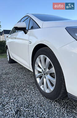 Универсал Opel Astra 2017 в 